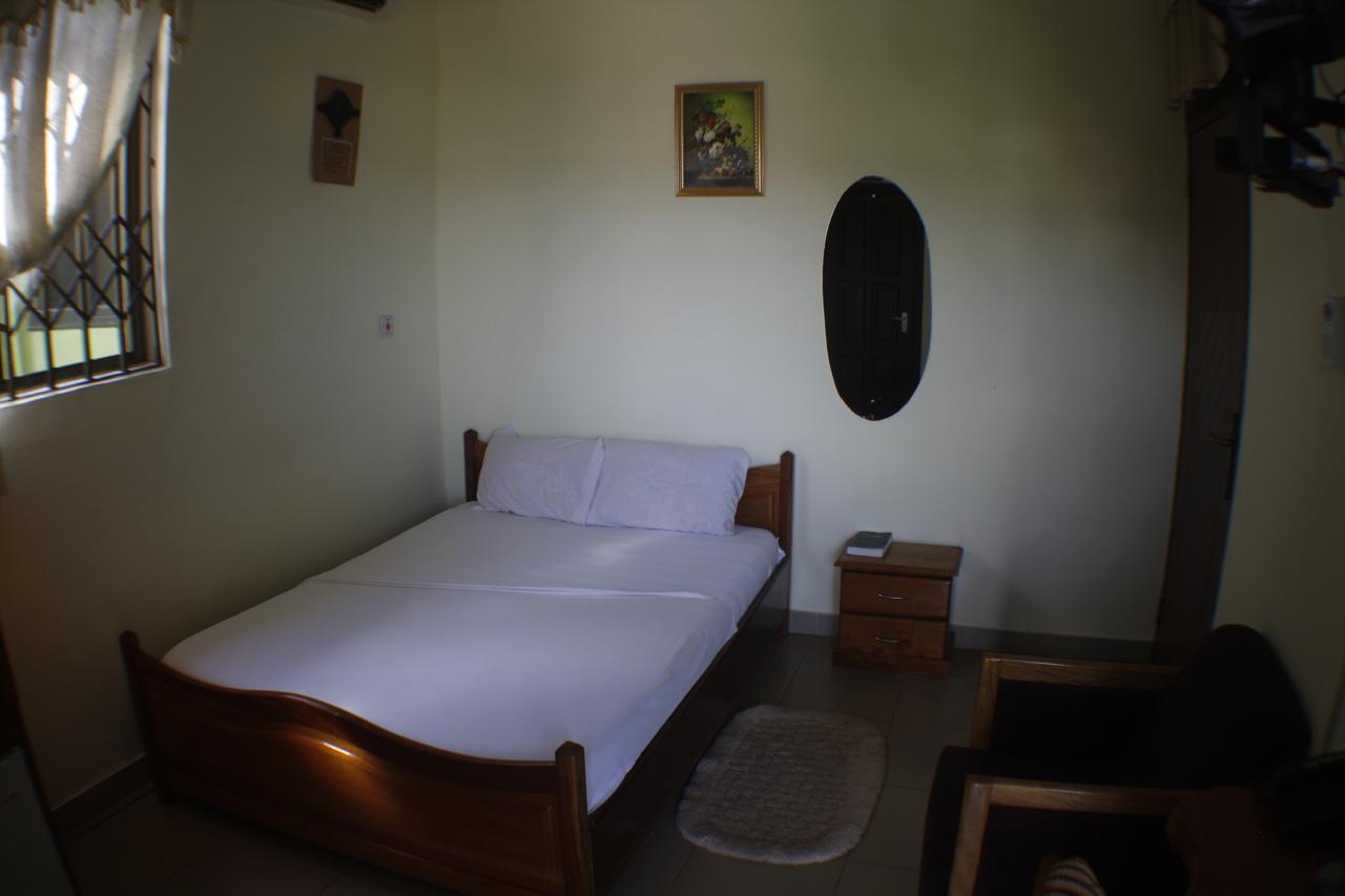 Dokua Royal Hotel Kwabenya Eksteriør bilde