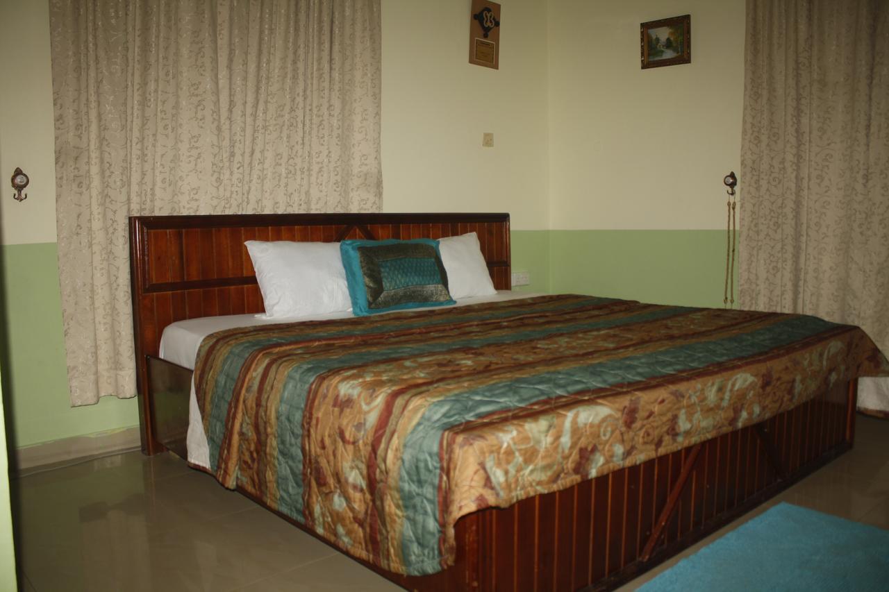 Dokua Royal Hotel Kwabenya Eksteriør bilde